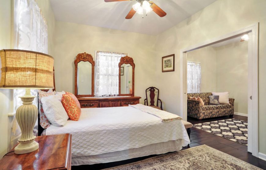 xx OLD LALA’S CREOLE COTTAGE
